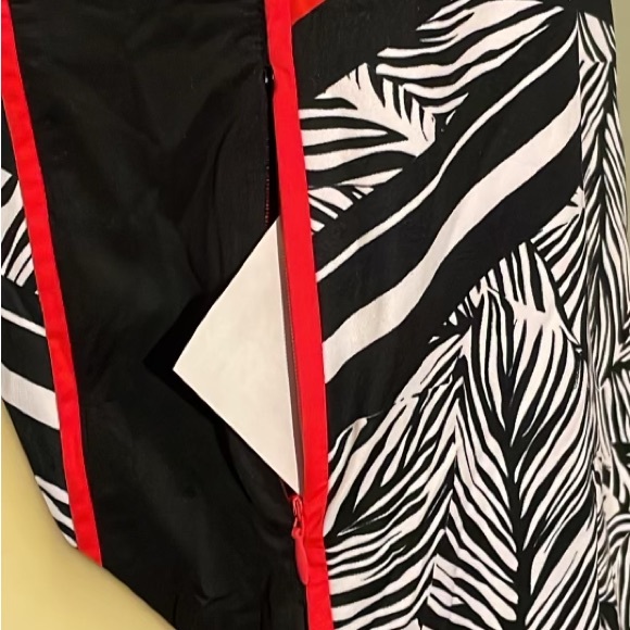 Tail active wear , golf/tennis dress, size large, preowned,like new condition. - Picture 12 of 15